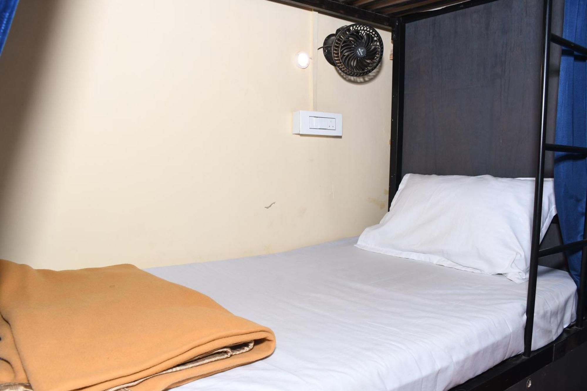 New Dormitory Afra Mumbai Exterior photo