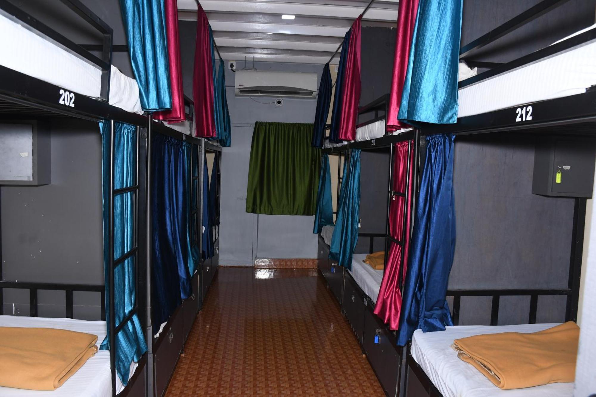 New Dormitory Afra Mumbai Exterior photo
