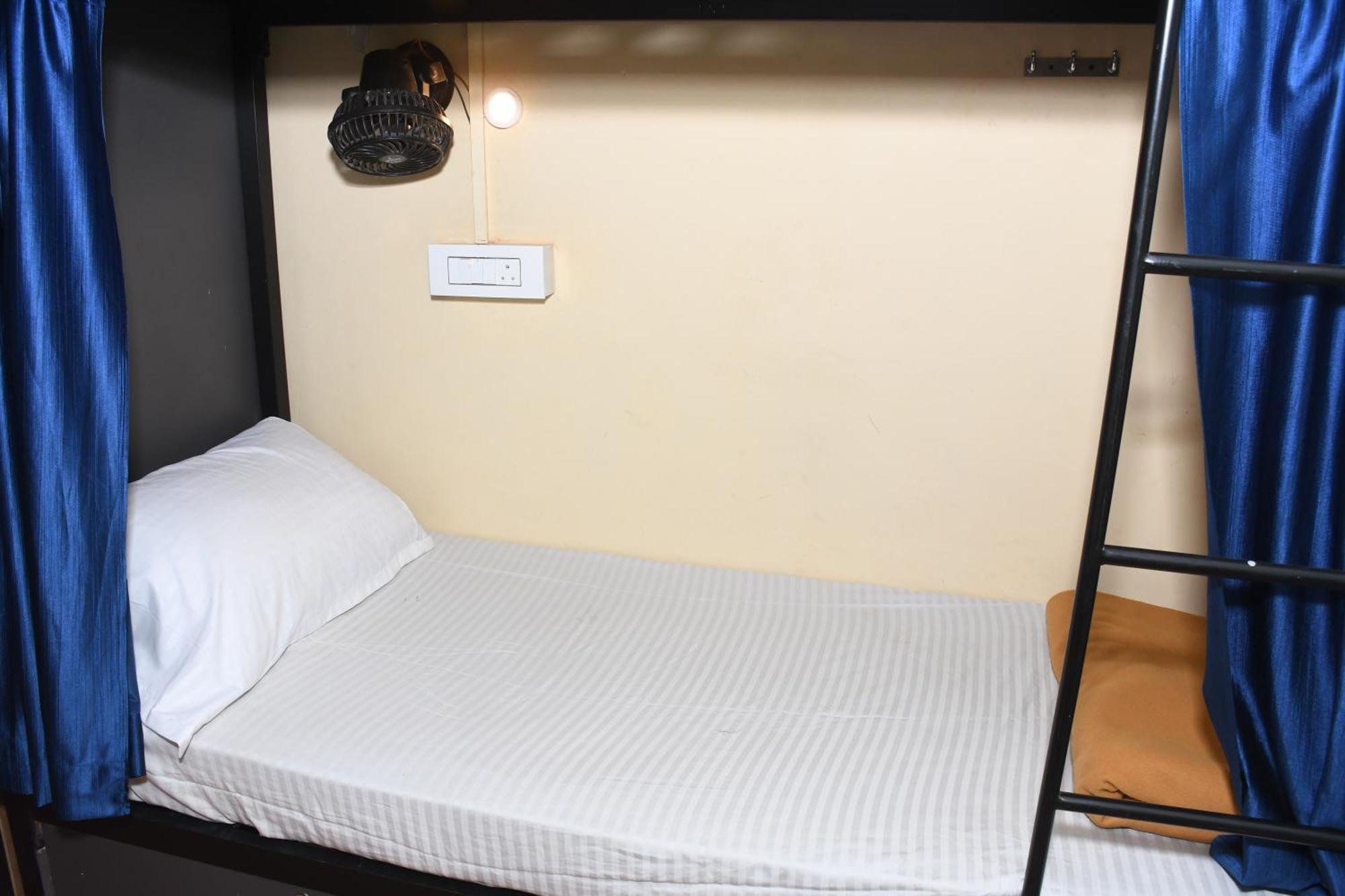 New Dormitory Afra Mumbai Exterior photo